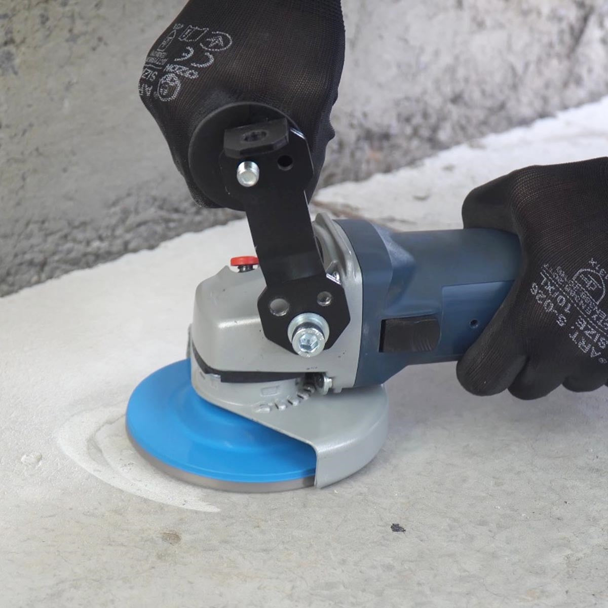 ERGONOMIC ANGLE GRINDER HANDLE 4.5"–5" – ANTI-VIBRATION COMFORT GRIP